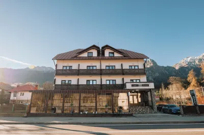 Suru Hotel & Restaurant Hotel di 