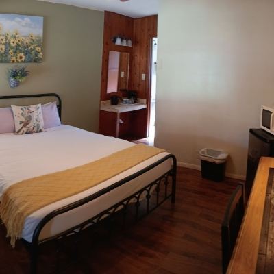 Queen Room Trees Motel Promo Code