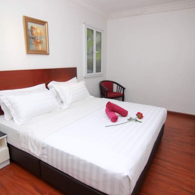 Bilik Katil Double Eksekutif Kupon Rose Cottage Hotel Taman Johor Jaya Johor Bahru