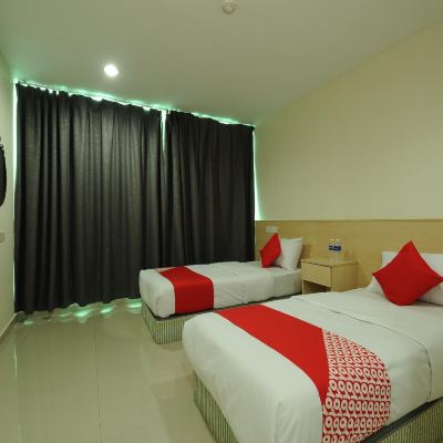 Bilik queen mewah Kupon OYO 1055 Batu Caves Star Hotel