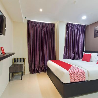 Bilik Deluxe Double Kupon OYO 326 TC Hotel