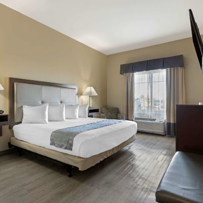 無障礙套房1特大床，行動無障礙，浴缸，廚房，無煙 斯託克頓堡貝斯特韋斯特優質酒店優惠