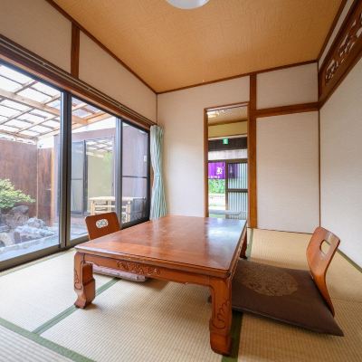 Japanese-Style Room With Bath