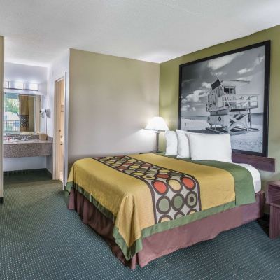 Queen Room - Smoking Super 8 by Wyndham Ocala I-75 Promo Code