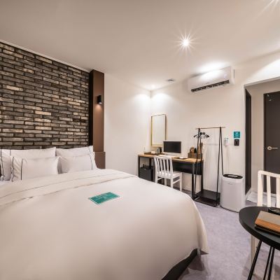 스탠다드 (대형 TV, 메모리 폼 침대) Cheongju Hotel In Cafe Terminal 쿠폰