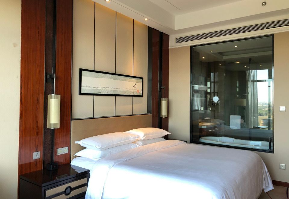 Sheraton Langfang Chaobai River HotelDeluxe Suite