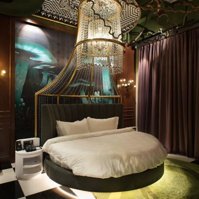 Bilik(alice in wonderland) Kupon Vangohh Eminent Hotel & Spa