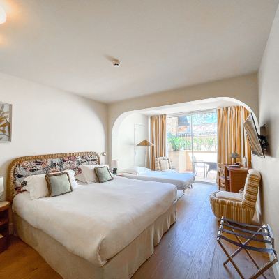 Superior Triple Room Hôtel La Pérouse Nice Baie des Anges Promo Code