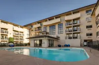 Holiday Inn Express & Suites BRANSON 76 CENTRAL by IHG