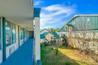 Super Inn & Suites by OYO Milledgeville