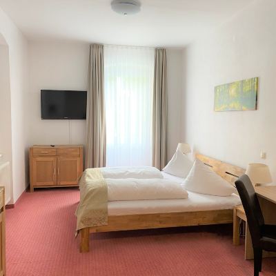 標準四人房 舍瓦本維特飯店優惠