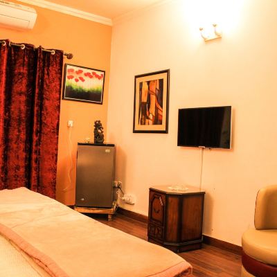 Deluxe Studio Suite Lahore Guest House Promo Code