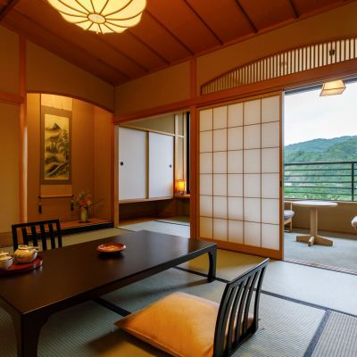 [Mountain Range] A Room With A View Of The Mountain Range [10 Tatami] [Japanese Room] [Non-Smoking] [Mountain View] 人肌の宿　川金 クーポン