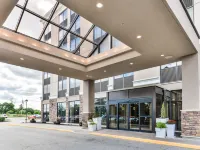 DoubleTree by Hilton Kitchener Hotels in Kitchener