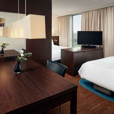 行政大床間 - 帶梳化床 阿姆斯特丹機場麗亭飯店優惠