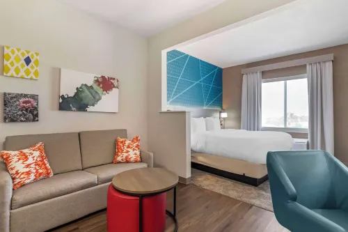 Comfort Suites