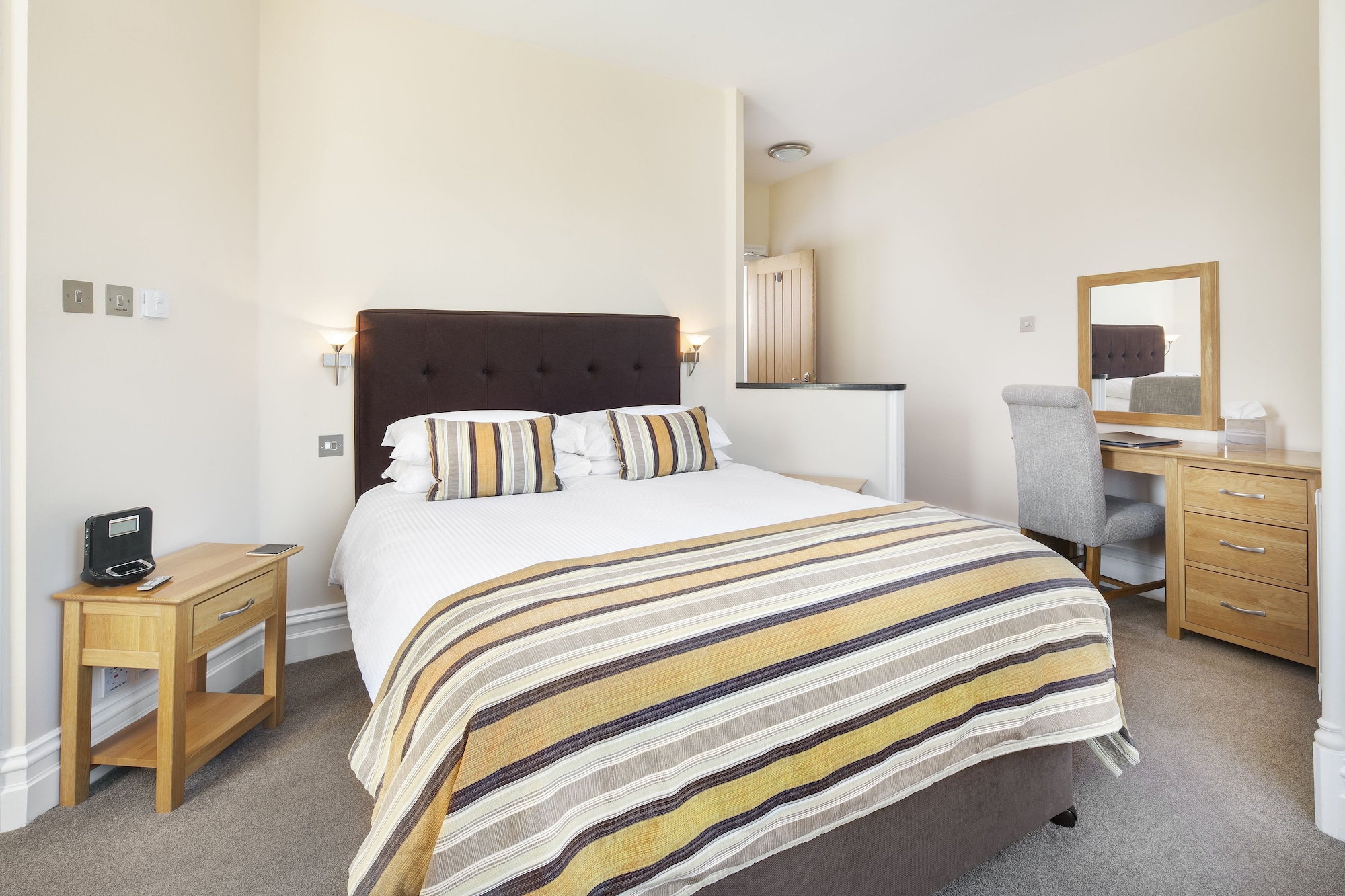 大床房 （一楼房间1）