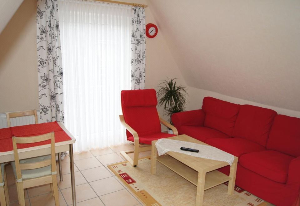 带阳台的两卧室公寓