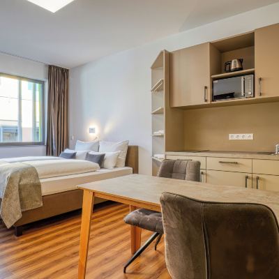 Double Room, Roll-in Shower, Kitchenette nicetostay Promo Code