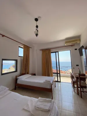 BLUE WAVES Hotel di 