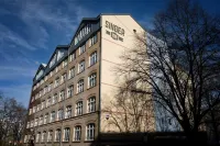 Singer109 Hostel, Hotel & Apartment
