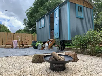 St. Kew Shepherd Huts Hotel di 