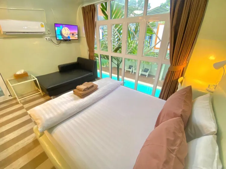 ห้องแฟมิลี่ทวิน, วิวสระว่ายน้ำ