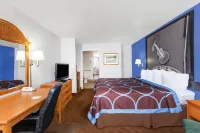 Super 8 by Wyndham Cleburne