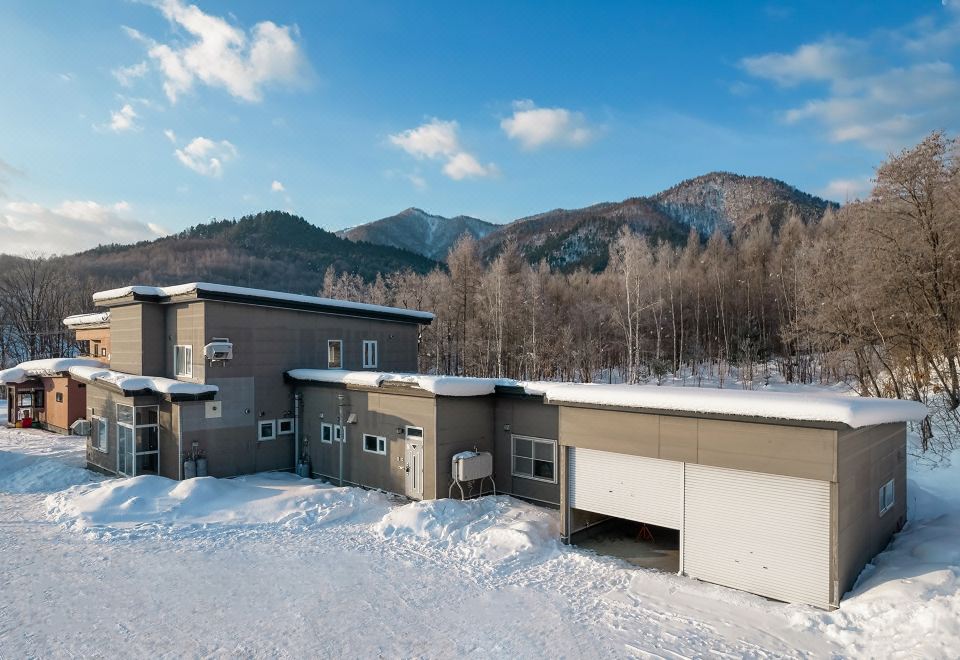 THE LANDMARK room view