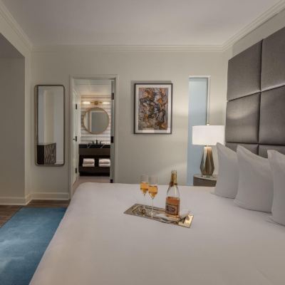 One-Bedroom King Suite Hotel Deco Promo Code