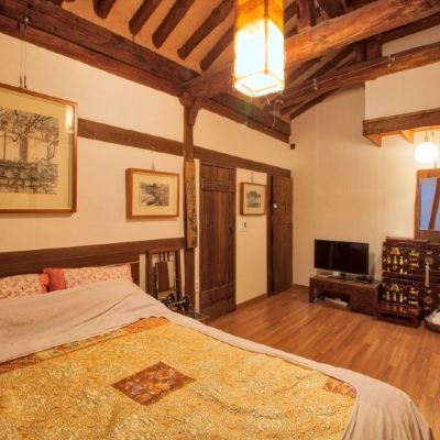 Plum (no-cooking)(Check-in 15:00) Jeonju Gyodongsalae Hanok Pension 쿠폰