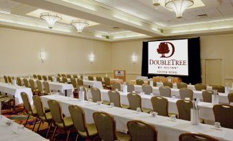 DoubleTree by Hilton Hotel South Bend