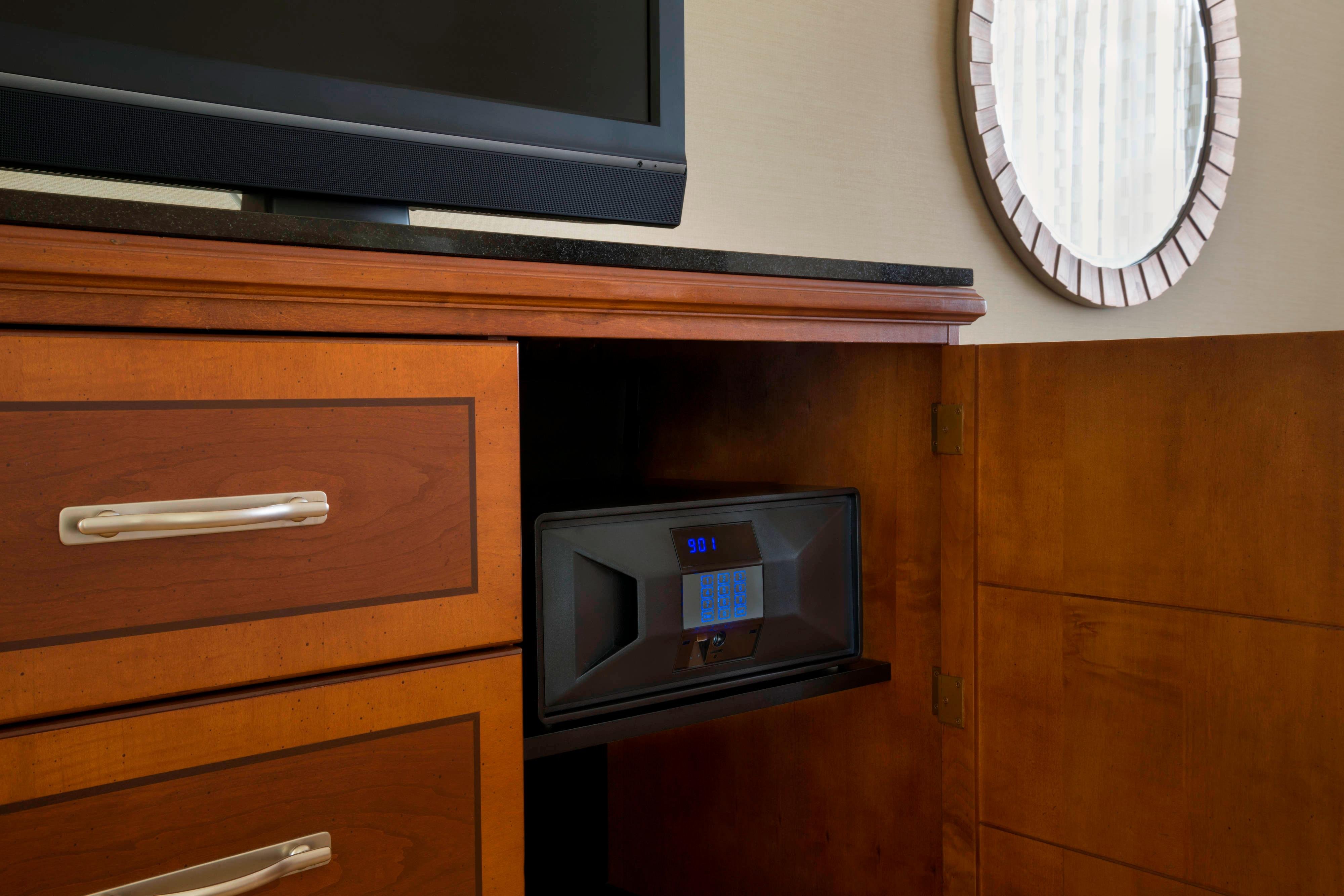 礼宾楼层特大床房