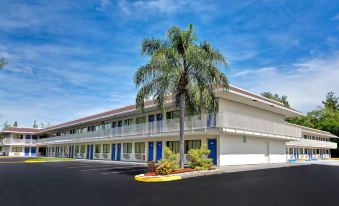 Motel 6 Dania Beach, FL