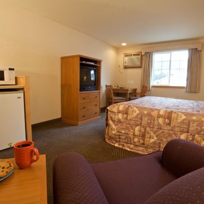 King Classic Room-Ada Cousin's Country Inn Promo Code