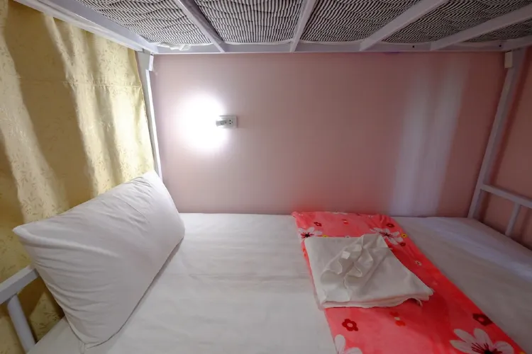 Mixed Dormitory with Air Conditioning
