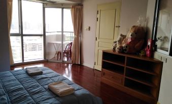Downtown Apartment Near BTS Station
