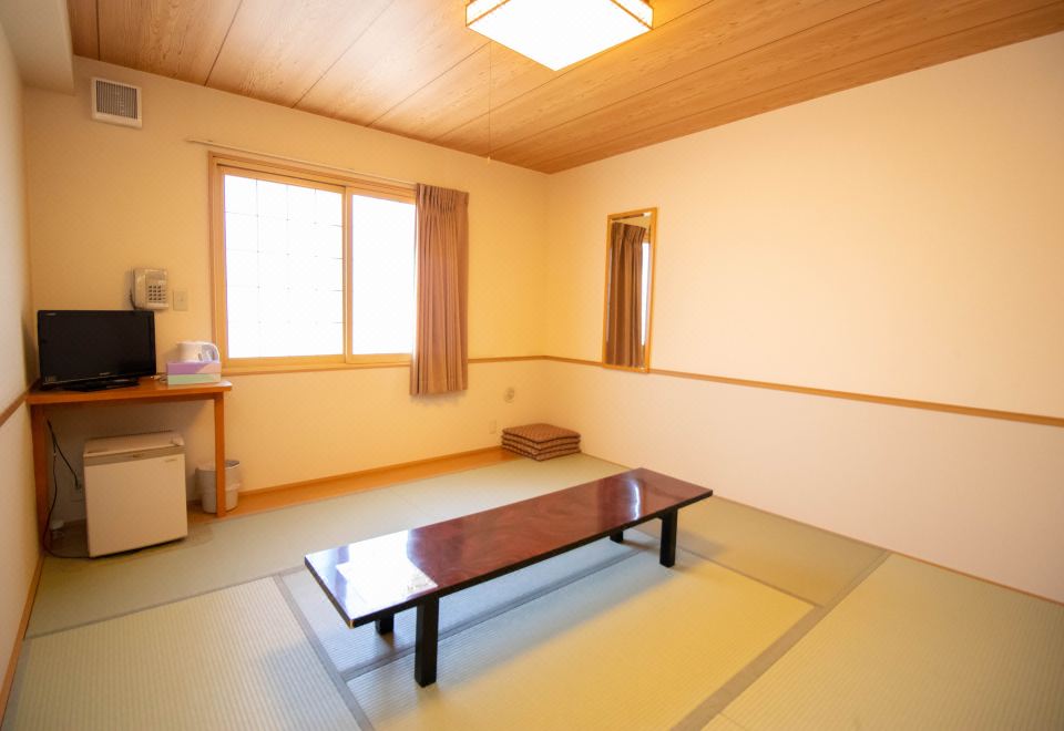 日式间 - 吸烟