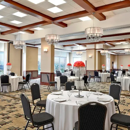Four Points by Sheraton Calgary Airport