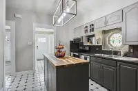 Cheerful 4 bedroom close to historical/sport sites