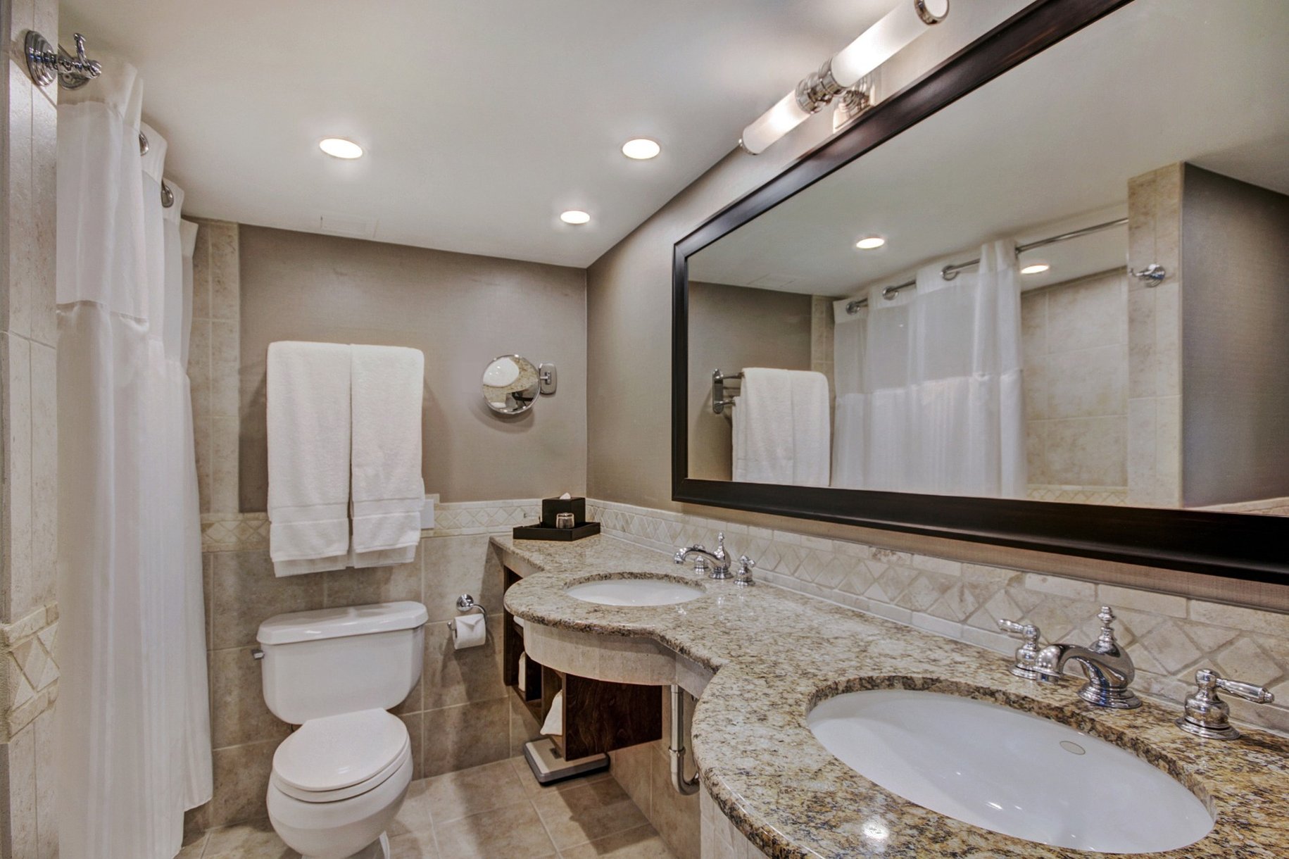 带梳化床的行政特大床套房