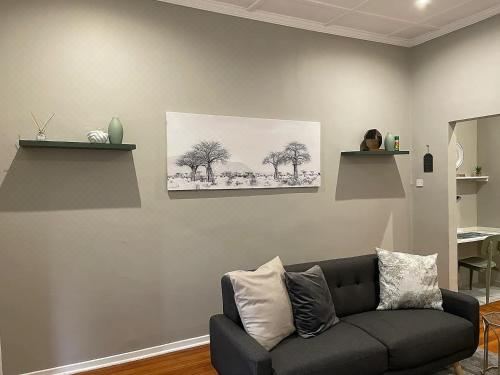 Contemporary 2 Bed in Suburbs - 2081 Two-Bedroom Apartment