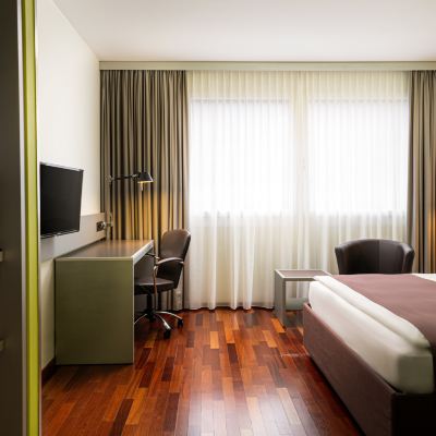 Accessible Queen Room Holiday Inn Zurich - Messe, an IHG Hotel Promo Code