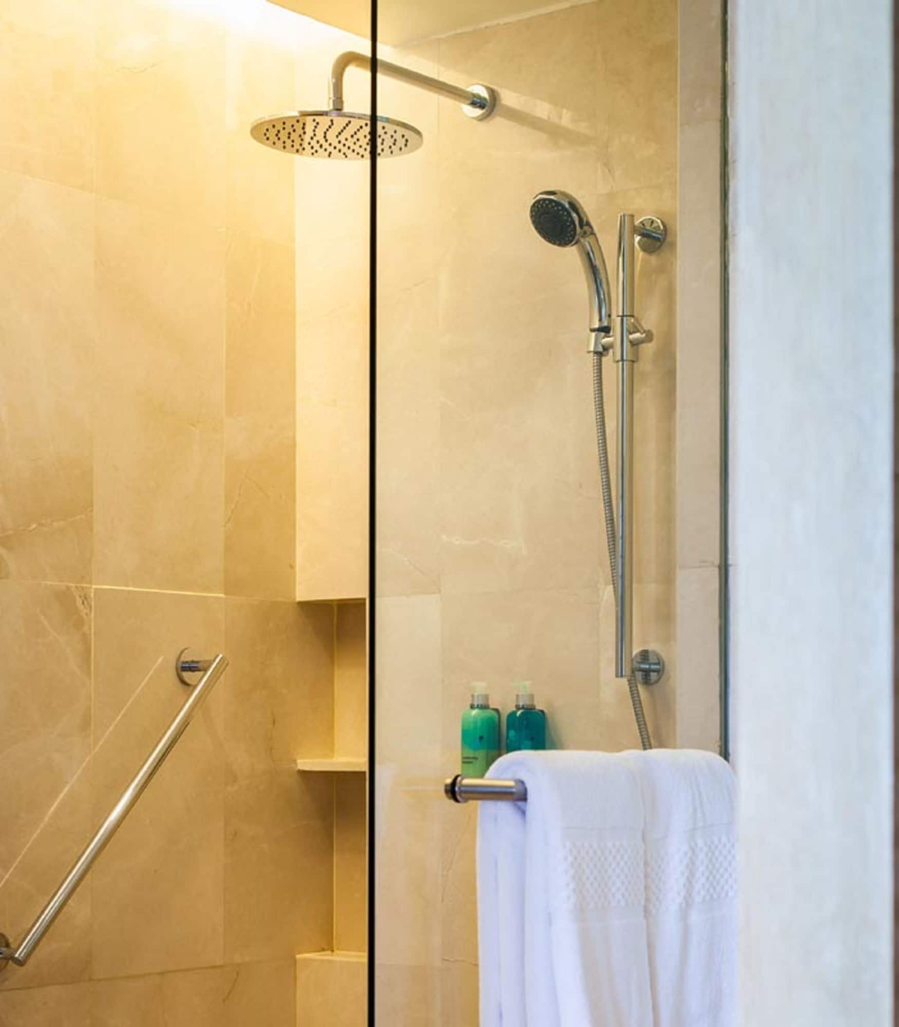 山坡景家庭套房