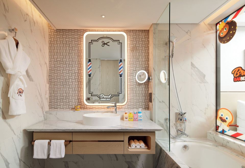 麪包理發店雙人房，梳化床，湖景