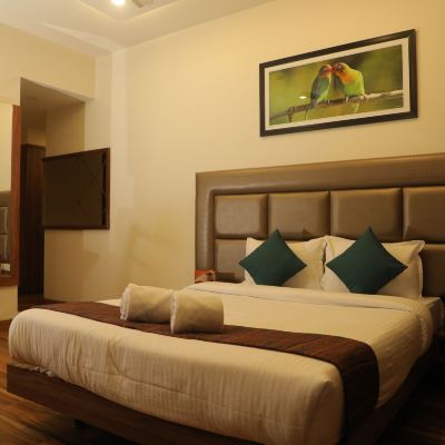 Executive Room with Double Bed Sky Suites by Monarch Promo Code