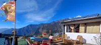 Lama Hotel - Himalayan Burger
