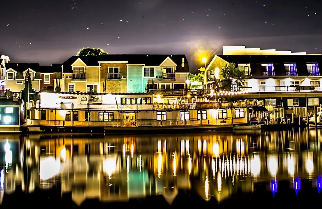 Old Harbor Inn - South Haven, MI