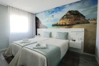 Golden Beach Guest House & Rooftop Bar