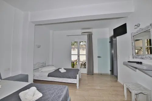 Ira Apartments